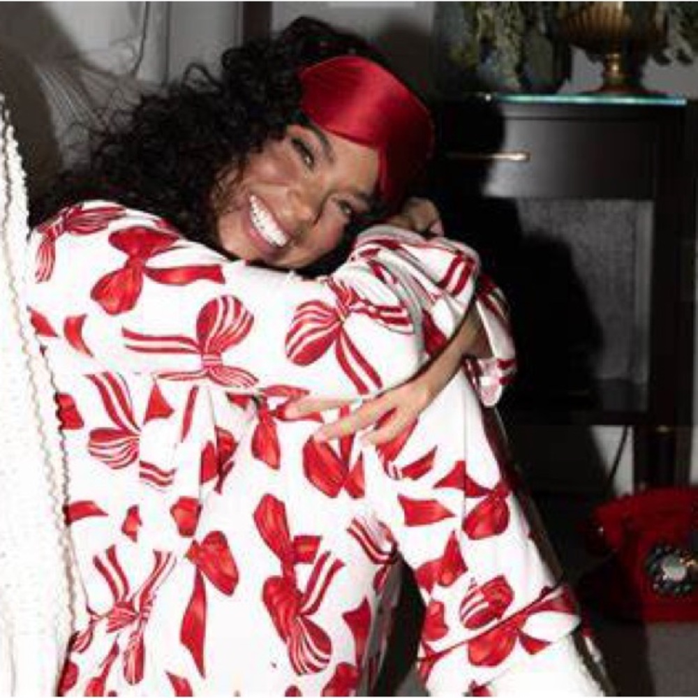 Elegant Red Bow Print Women's Pajama Set